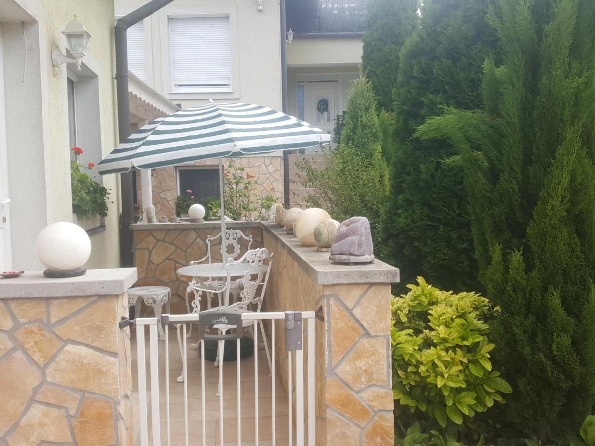 Tavirozsa Lägenhet Balatonfůzfő Exteriör bild
